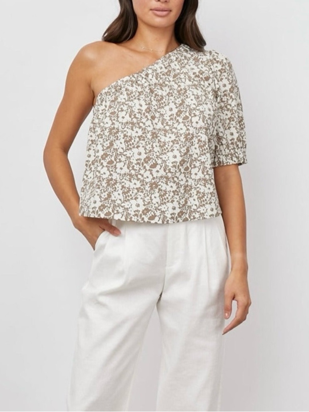 Rails One-Shoulder Floral Top in Beige and White
